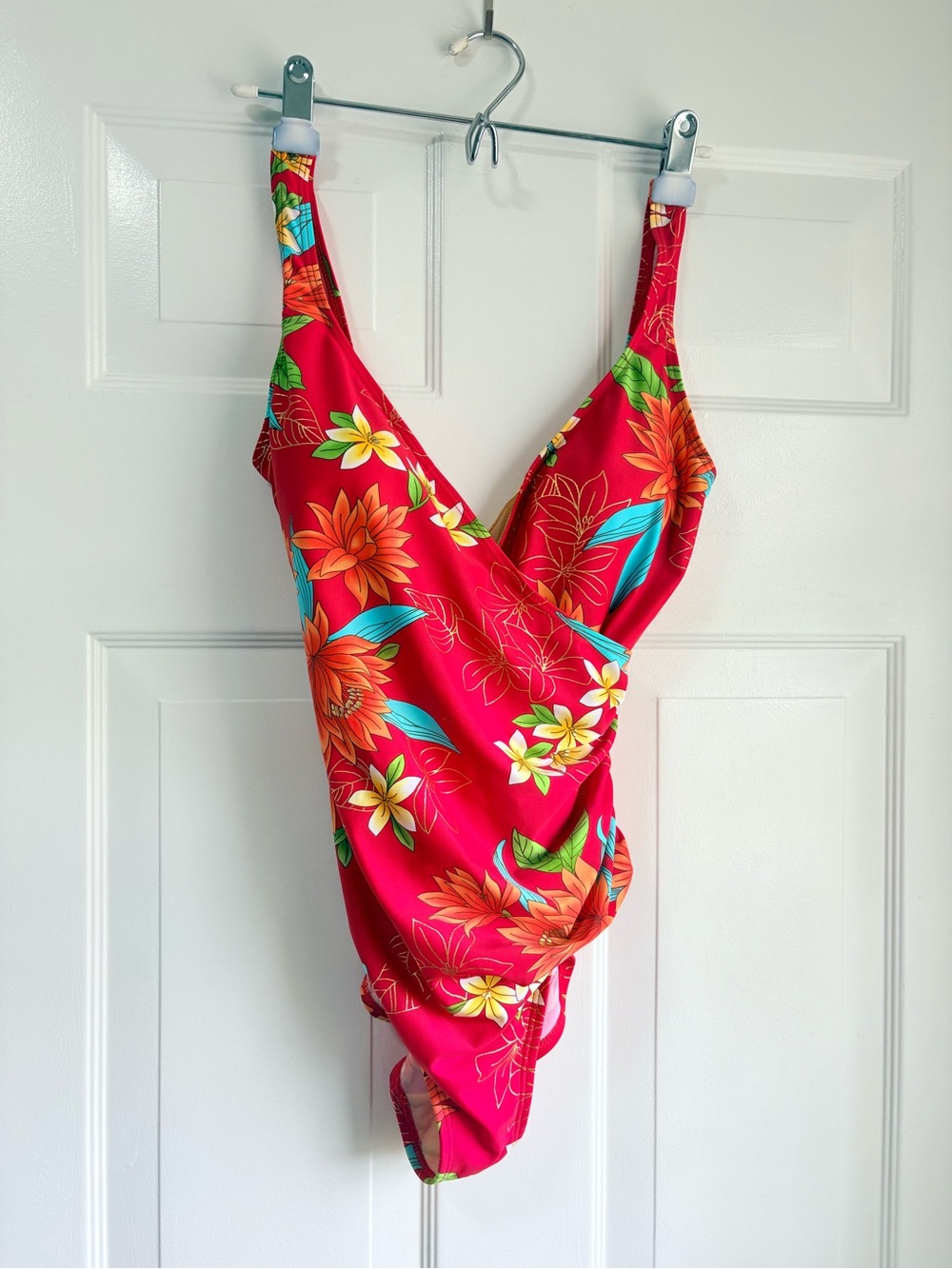Women’s Beach Bay Red Floral One-Piece Swimsuit Size 10